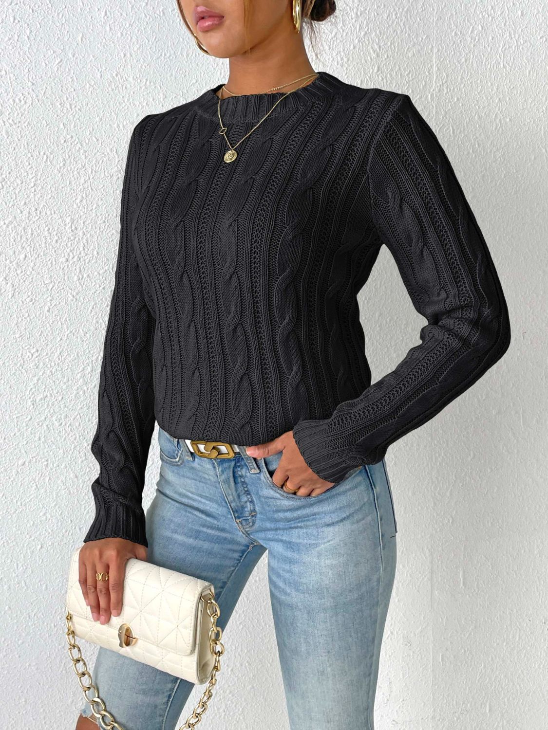 Atreoo – Cable-Knit Round Neck Sweater