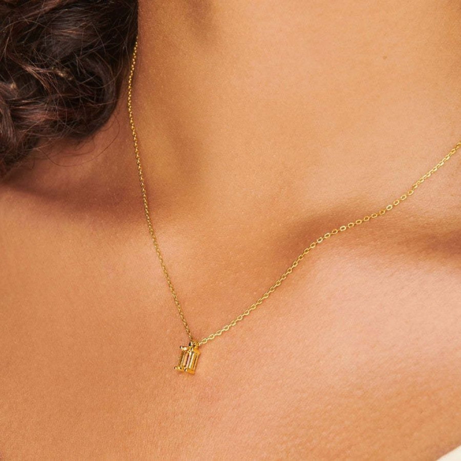 Atreoo – Titanium Steel Inlaid Zircon Pendant Necklace