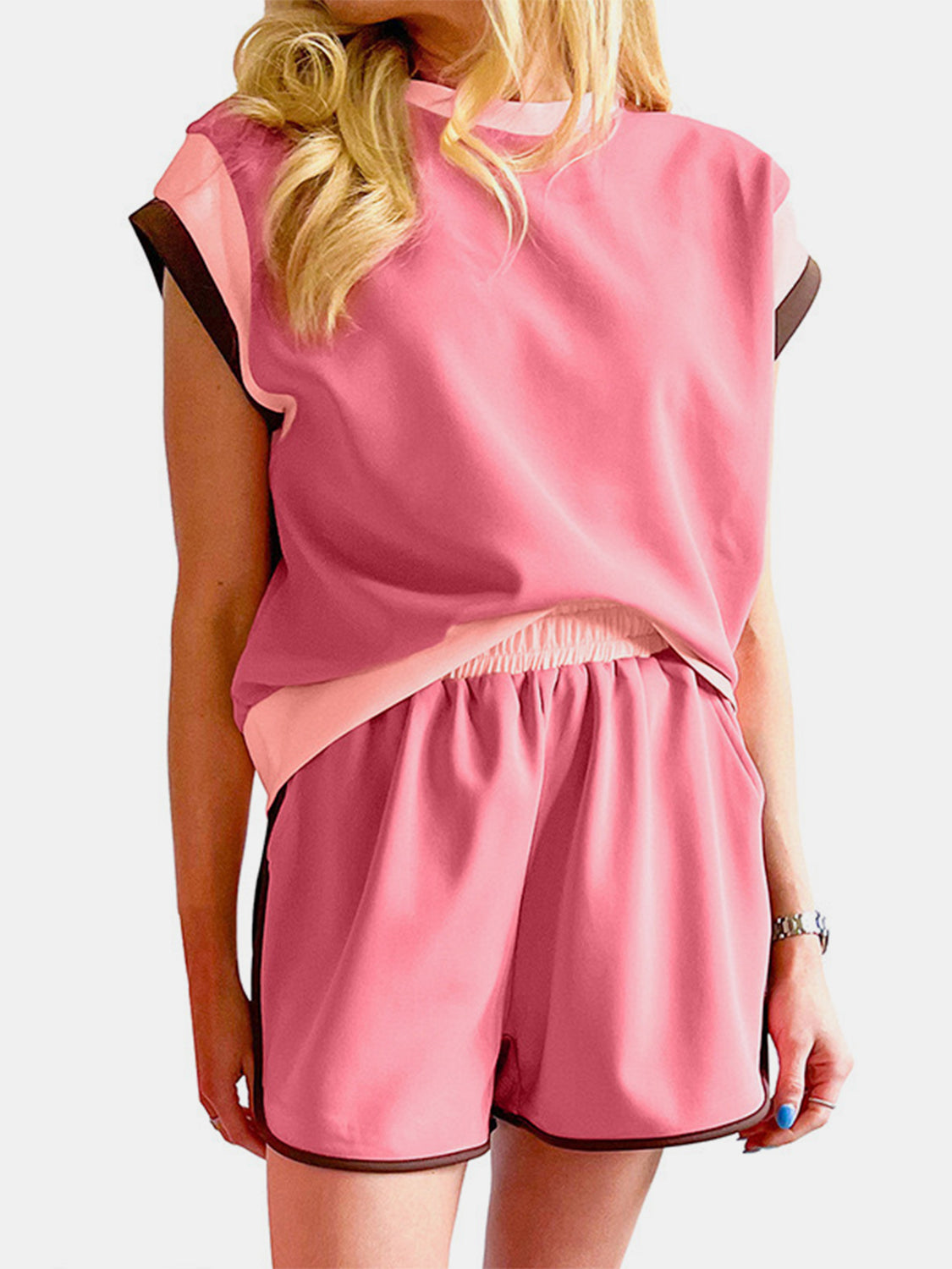 Atreoo – Contrast Round Neck Top and Shorts Set
