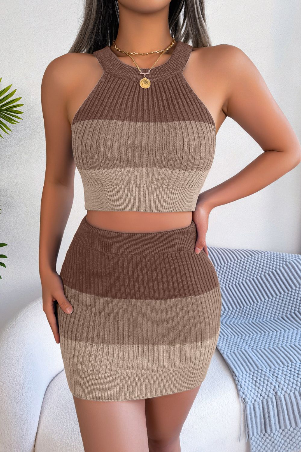 Atreoo – Color Block Sleeveless Crop Knit Top and Skirt Set