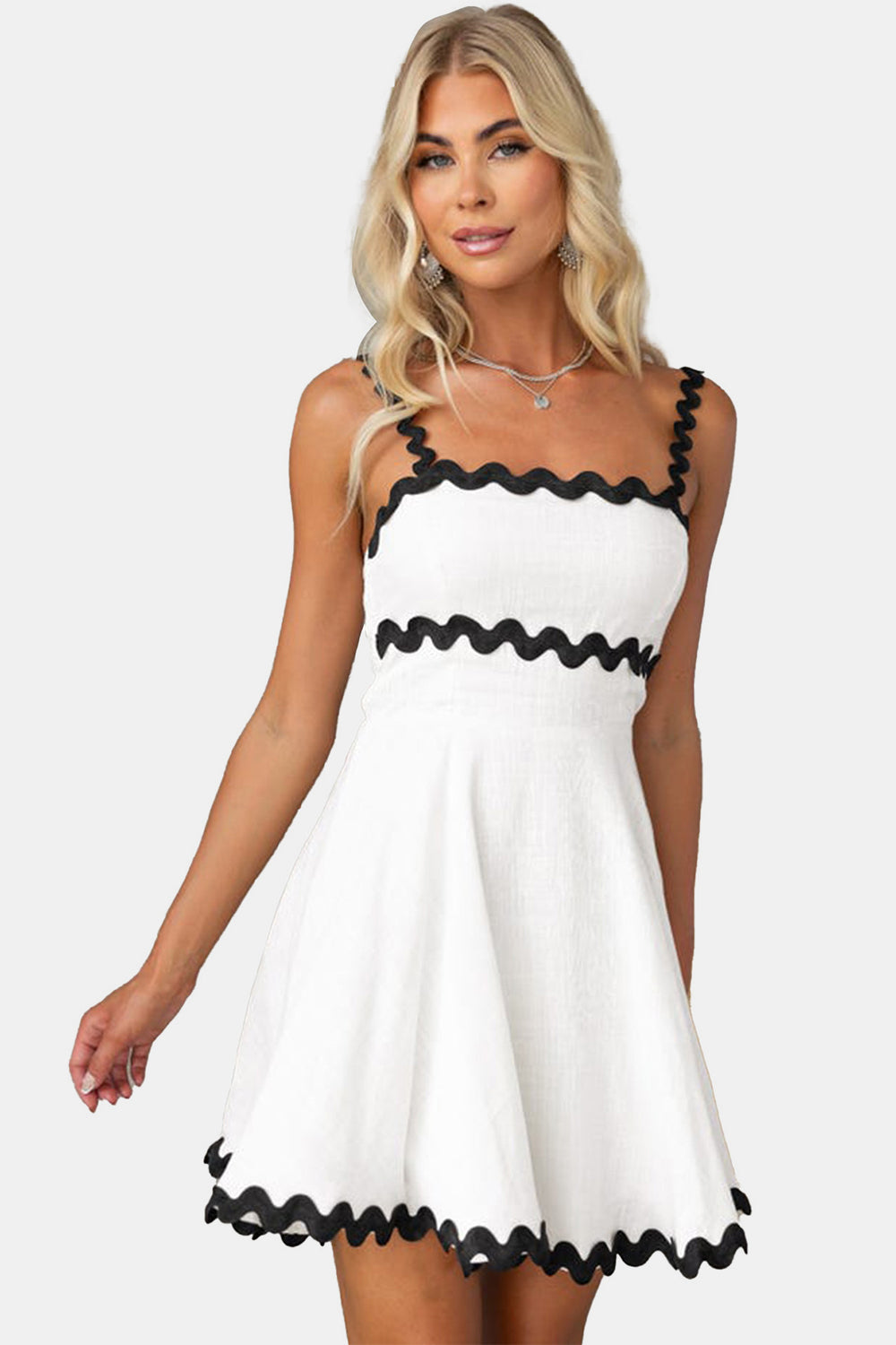 Atreoo – Contrast Trim Square Neck Mini Dress