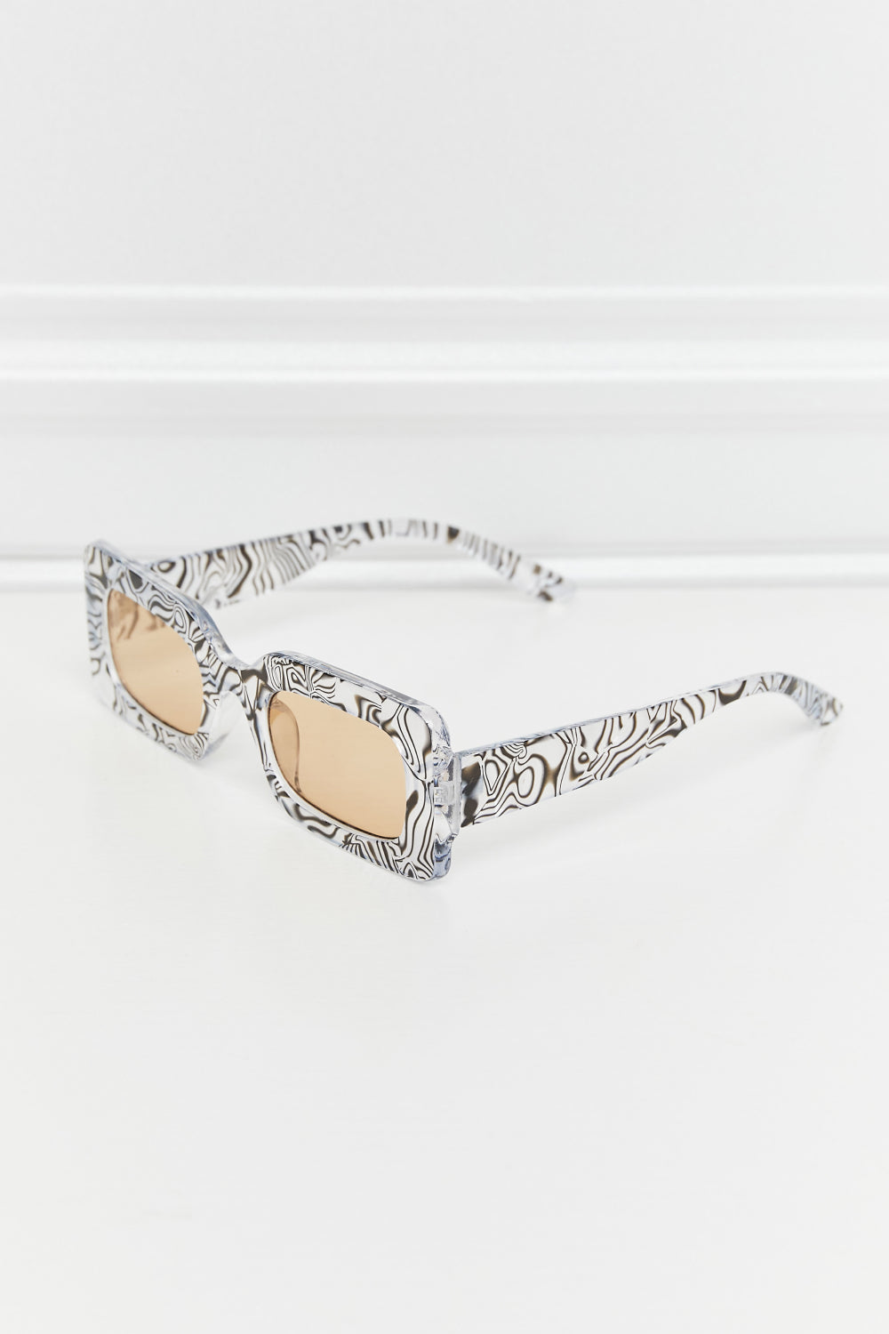Atreoo – Tortoiseshell Rectangle Polycarbonate Sunglasses