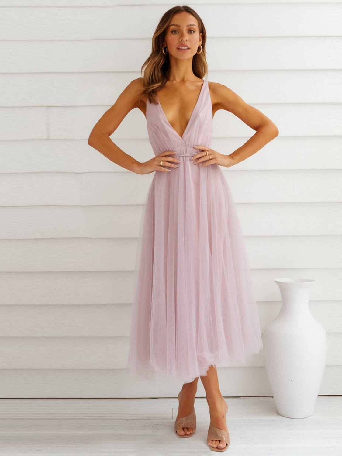 Atreoo – Backless Crisscross Sleeveless Midi Dress